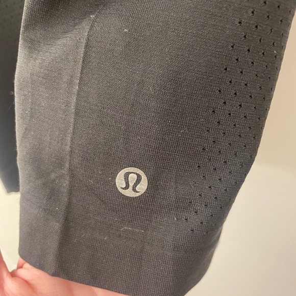 Lululemon black crop tank - Picture 4 of 6